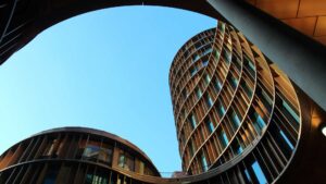 bâtiment moderne rond
