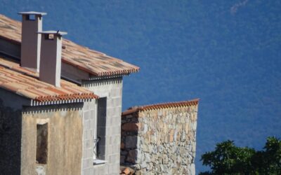 Acheter un bien immobilier en Corse : avantages et pièges à éviter